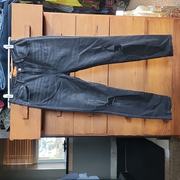 NWOT One 53 Jean's: Butt lifting Basic fit Distressed Black, Juniors size 13 - Picture 1 of 8